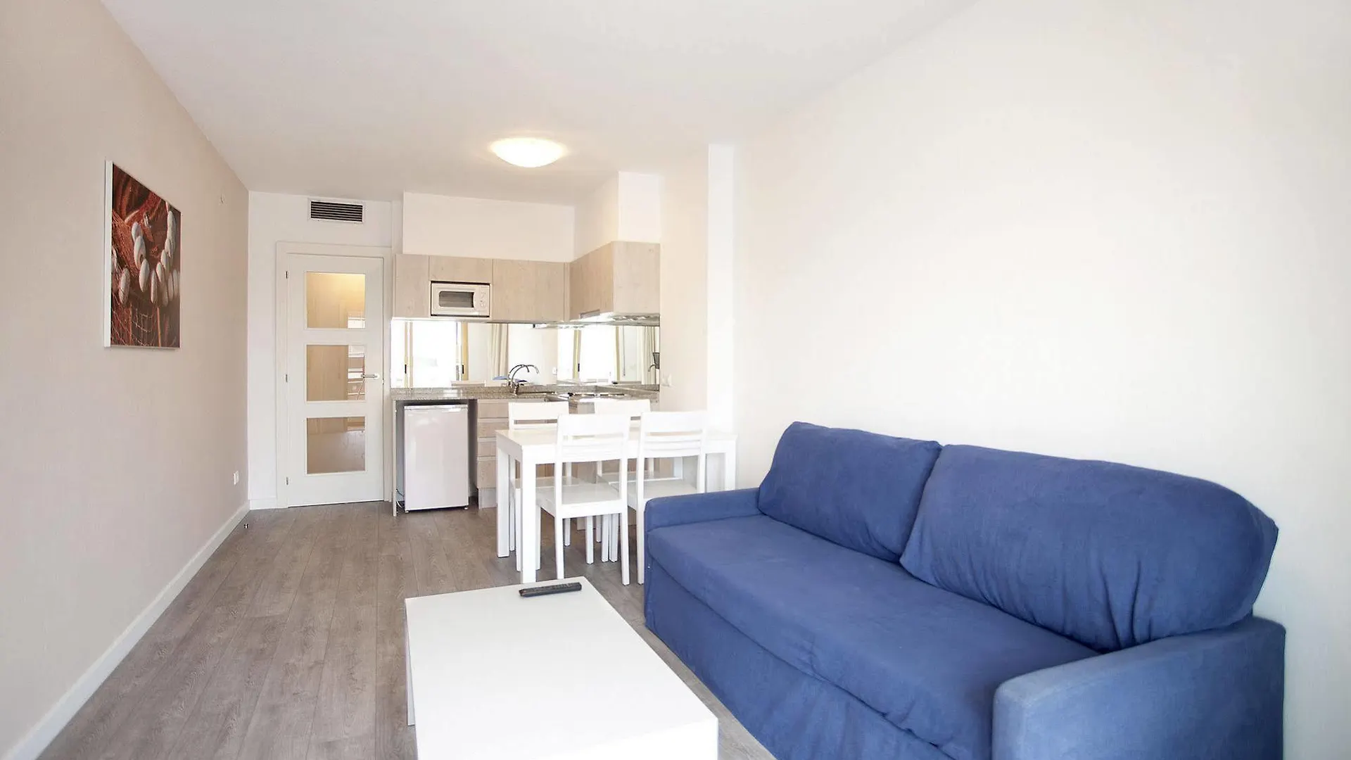 Port Eugeni Apartaments location